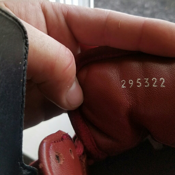 Gucci tennis shoes size 8 and 1/2 - Picture 3 of 3